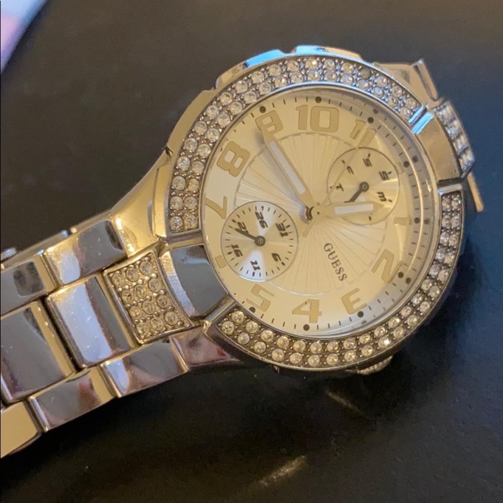 Guess women watch